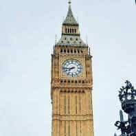Learn English with Big Ben in London, a symbol of British culture and language learning.